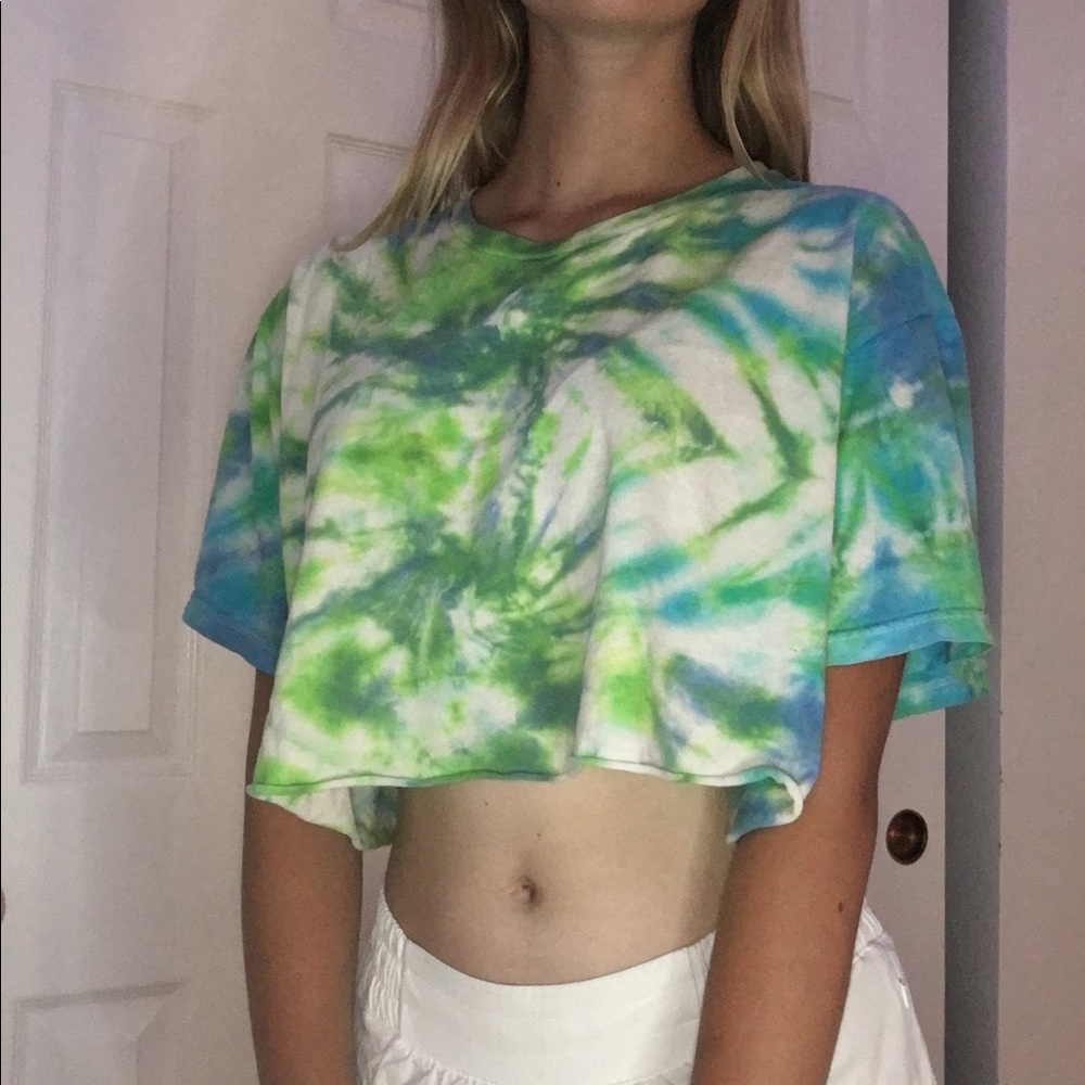 Thrived Tie Die Cropped T-Shirt